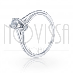 imagem AMÉLIA - ANEL DE PRATA 925 COM LINDO CRISTAL DE SWAROVSKI