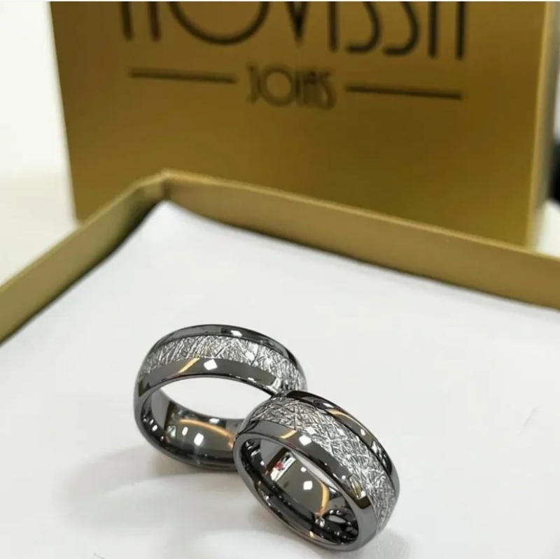 imagem KINTSUGI - ALIANÇA DE TUNGSTÊNIO ENCAPSULADO COM FIBRA MAGNETIZADO A OURO BRANCO