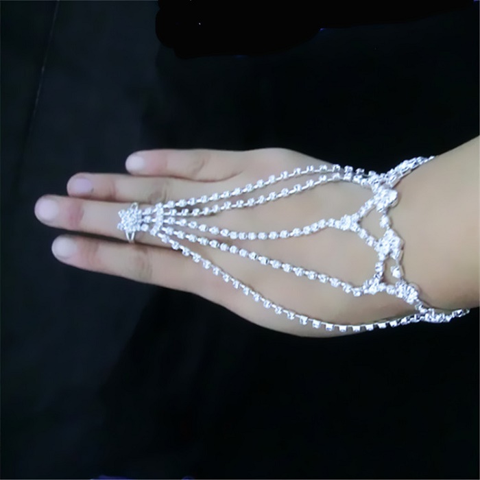 imagem LUVA DE CRISTAIS STRASS PARA CASAMENTO 